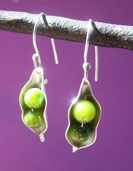 peas earrings